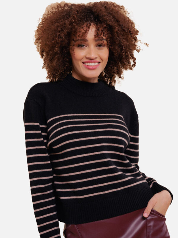 Pull marina disponible au psyché d’Holly